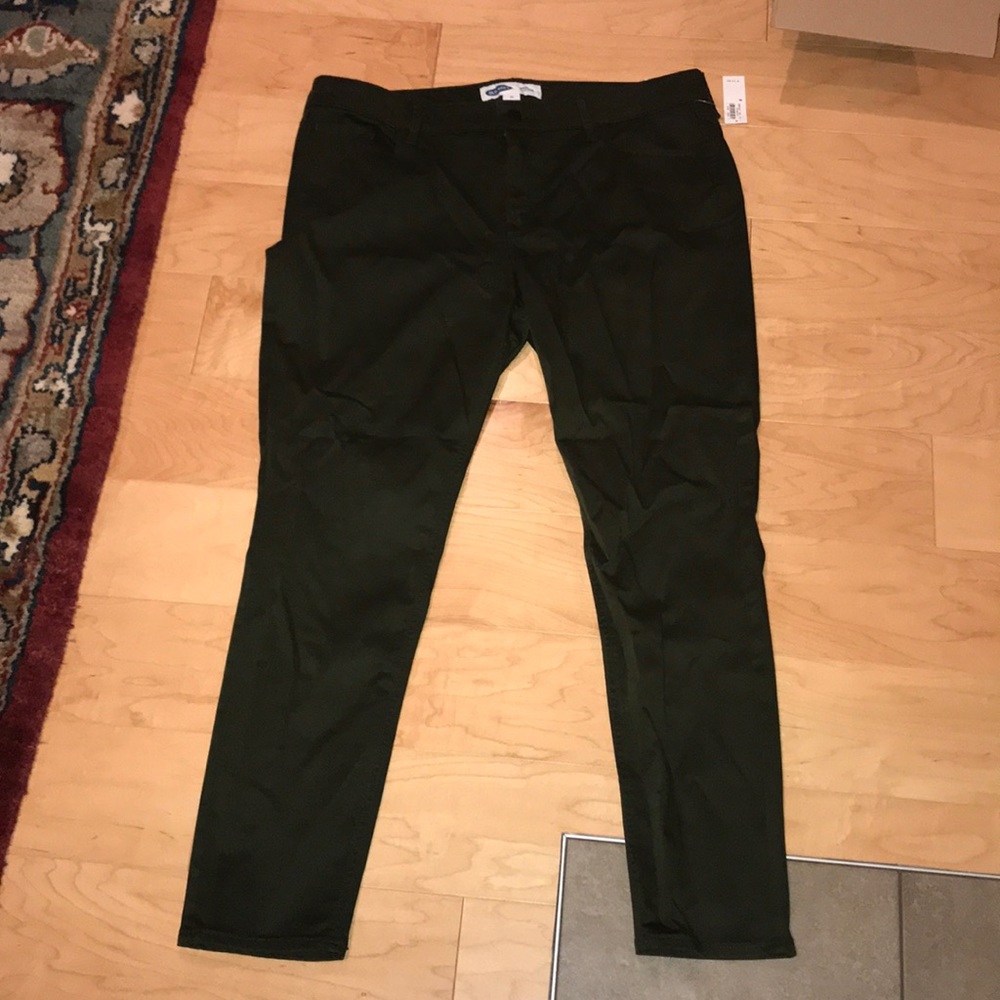 ❗️LAST CHANCE NWOT army green rockstar pants
